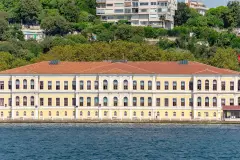 YKS'de zirve iki okulun: 5 öğrenci birincilik elde etti