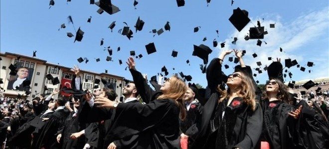 YÖK duyurdu: Üniversiteyi 3 yılda bitirebilmenin önü açılacak