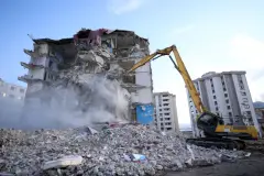 Yüksek binaların yıkımıyla ilgili yeni kurallar geldi