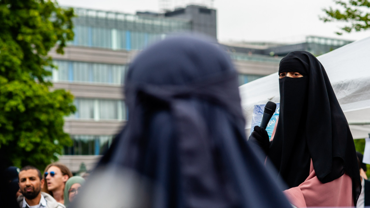 Yunanistan'da burka ve nikap yasağı gündemde