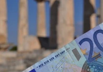 Yunanistan'da enflasyon 27 yıl sonra çift haneyi gördü