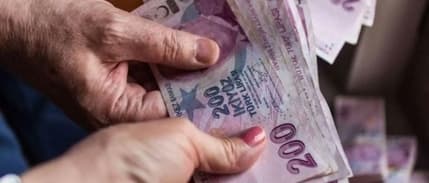 Zamlı emekli aylıkları hesaplara yatırılmaya başlandı