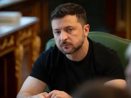 Zelenskiy: Rafinerilere yeniden saldıracağız