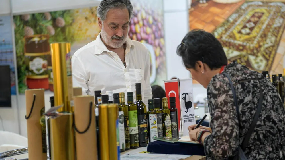 Zeytin, zeytinyağı ve şarap sektörü İzmir'de buluştu